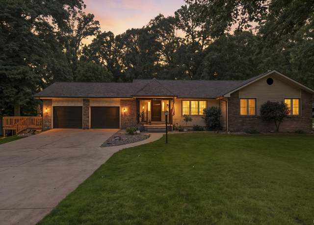 Property at 615 Walnut Dr, Albion, IN 46701, 3 beds, 2.5 baths
