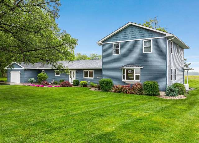 Property at 914 W 300 S, Bluffton, IN 46714, 4 beds, 3 baths