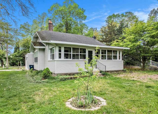 Property at 25508 Country Club Dr, South Bend, IN 46619, 2 beds, 1 bath