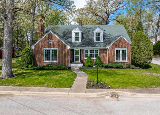 Property at 508 School St, Winona Lake, IN 46590, 7 beds, 3 baths