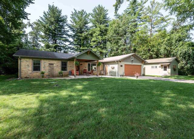 Property at 4550 E Heritage Woods Rd, Bloomington, IN 47401, 3 beds, 1.5 baths