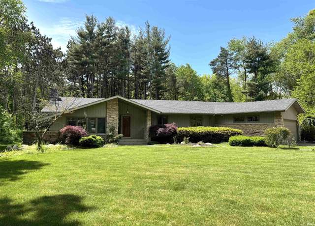 Property at 52177 Evergreen Rd, Granger, IN 46530, 3 beds, 2 baths