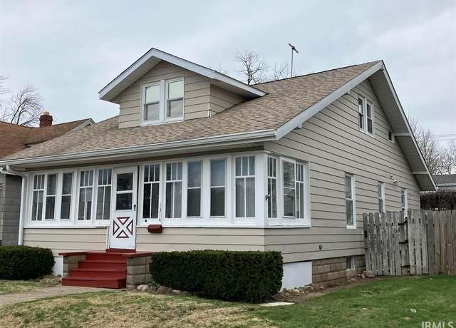 Property at 1314 Clover St, South Bend, IN 46615, 4 beds, 2 baths
