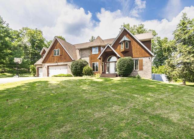 Property at 4496 W Tanglewood Rd, Bloomington, IN 47404, 4 beds, 5 baths