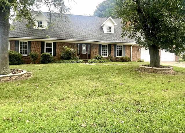 Property at 402 E Sinclair St, Fort Branch, IN 47648, 3 beds, 2.5 baths