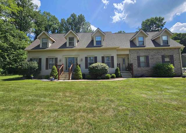 Property at 4163 W Meadowvale Dr, Bloomington, IN 47404, 4 beds, 3.5 baths