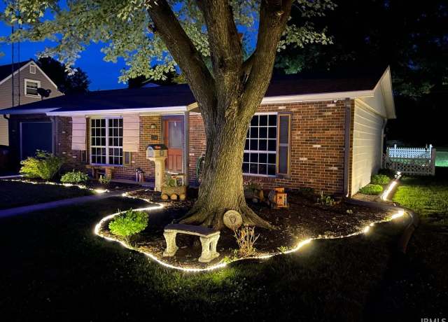 Property at 2314 Duke St, Vincennes, IN 47591, 2 beds, 1 bath