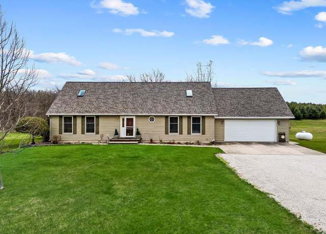 Property at 3693 W 1300 N, Silver Lake, IN 46982, 2 beds, 2.5 baths