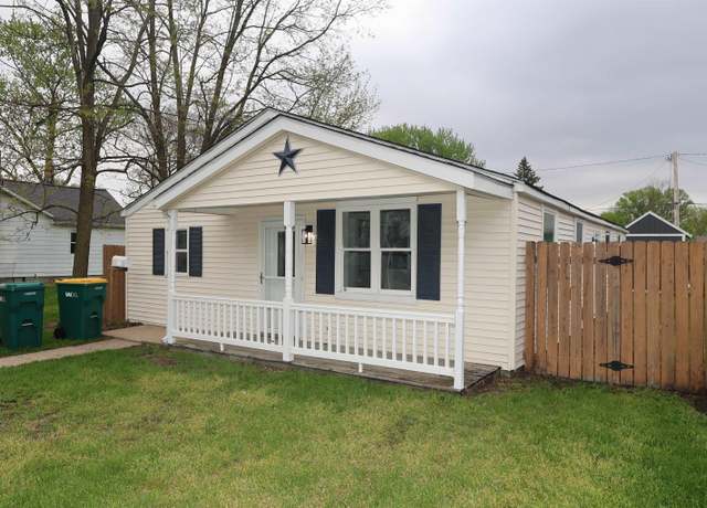 Property at 1010 Carlton St, Mishawaka, IN 46544, 3 beds, 2 baths