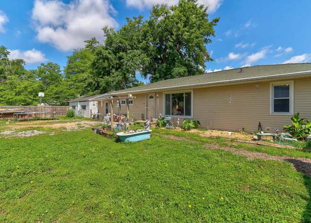 Property at 2148 Waggoner Ave, Evansville, IN 47714, 4 beds, 2 baths