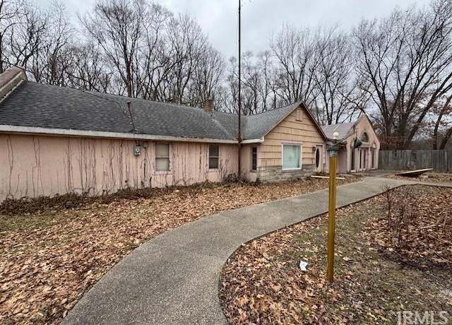 Property at 10181 Jefferson Rd, Osceola, IN 46561, 3 beds, 2 baths