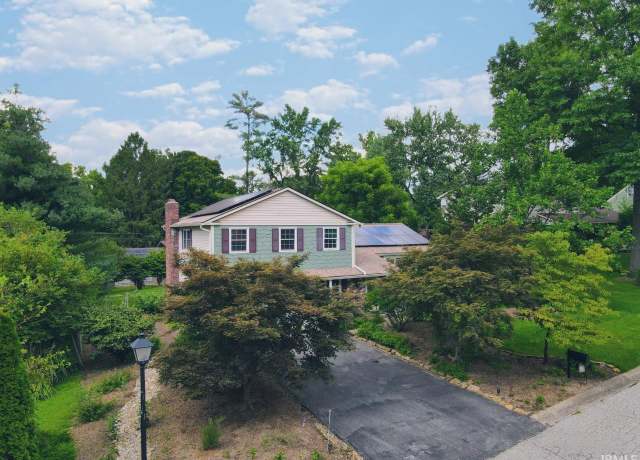 Property at 2305 S Sussex Dr, Bloomington, IN 47401, 4 beds, 2.5 baths