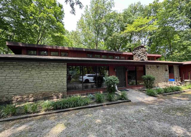 Property at 112 Hideaway Ln, West Lafayette, IN 47906, 3 beds, 2 baths