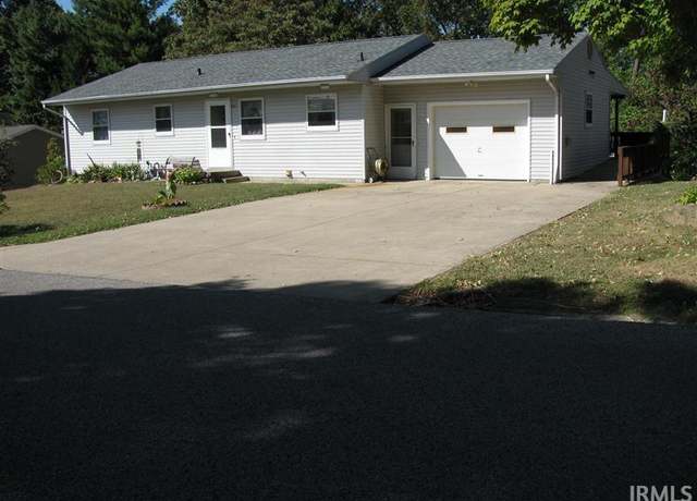 Property at 180 Laura Lane St, Bloomfield, IN 47424, 3 beds, 1 bath