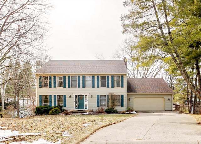 Property at 2814 S Churchill Ct, Bloomington, IN 47401, 4 beds, 3 baths