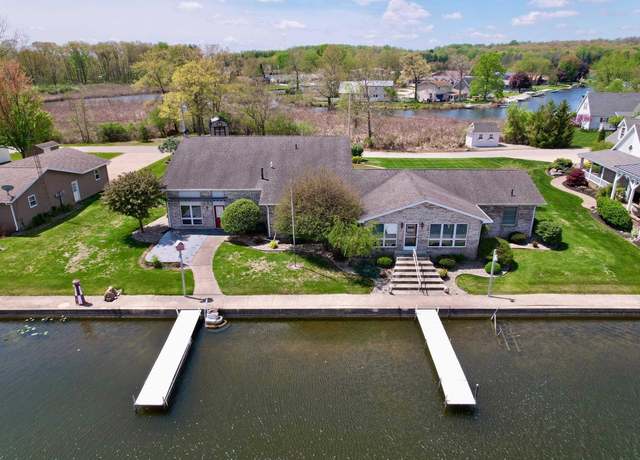 Property at 2511 Captains Ct, Rochester, IN 46975, 3 beds, 2.5 baths