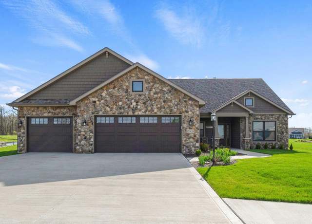 Property at 2008 Bogey Ct, Auburn, IN 46706, 3 beds, 2.5 baths