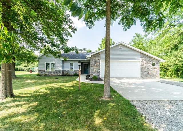 Property at 1943 Maples Rd, Fort Wayne, IN 46816, 3 beds, 2 baths