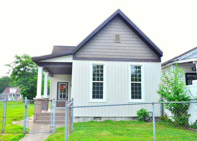 Property at 424 S Linwood Ave, Evansville, IN 47714, 3 beds, 2 baths