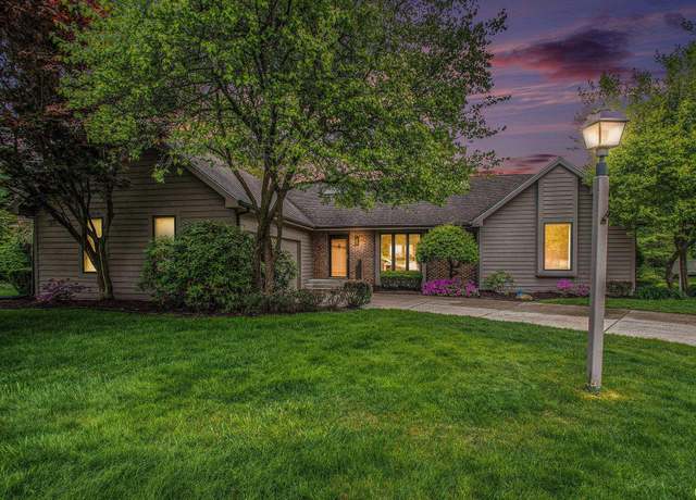Property at 16166 Candlewycke Ct, Granger, IN 46530, 4 beds, 3 baths