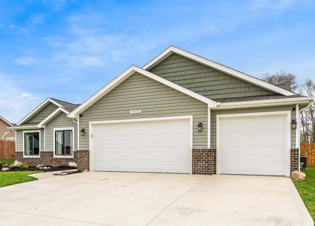 Property at 1905 Waynedale Dr, Garrett, IN 46738, 3 beds, 2 baths