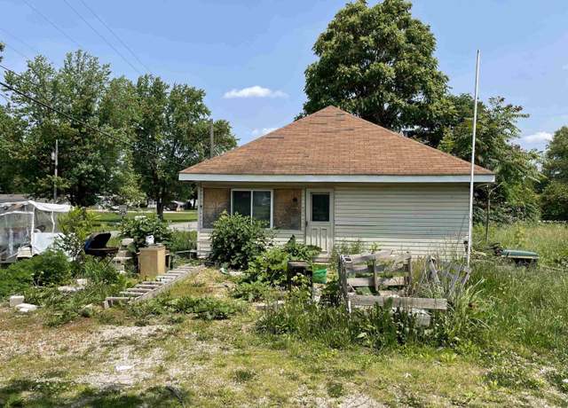 Property at 380 S Meridian Rd, Mitchell, IN 47446, 2 beds, 1 bath