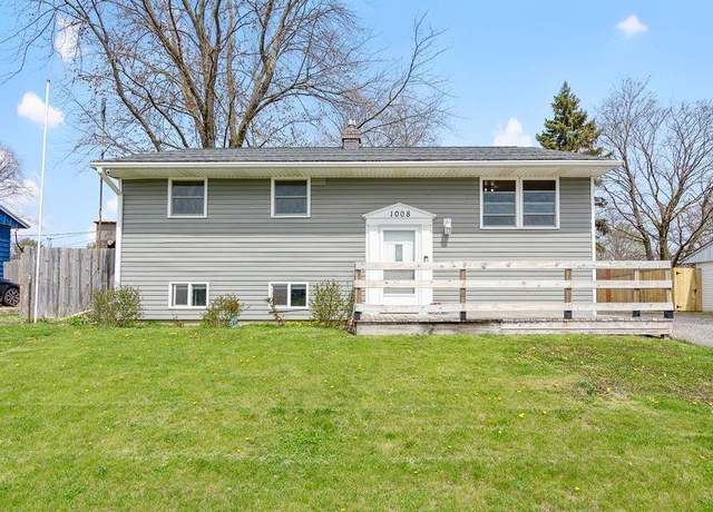 Property at 1008 Tepee Dr, Kokomo, IN 46902, 4 beds, 2 baths