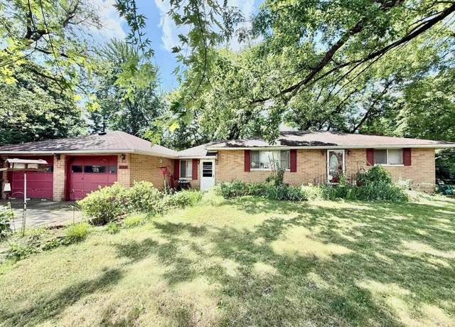 Property at 809 W Mishawaka Rd, Elkhart, IN 46517, 2 beds, 1 bath