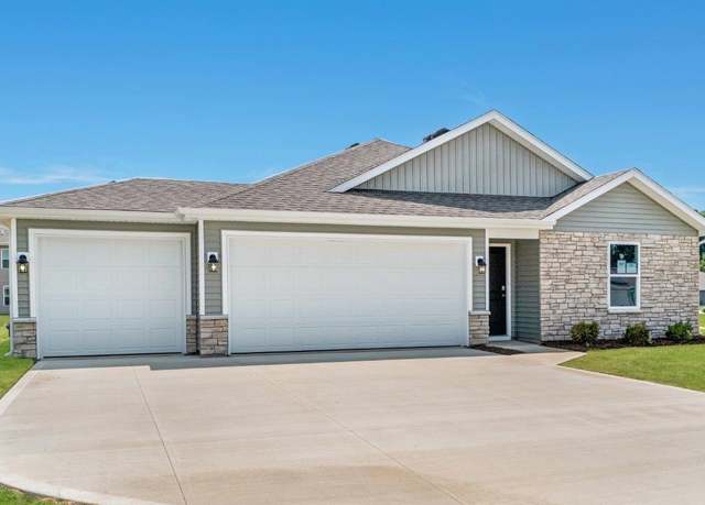 Property at 630 Dobby Ct, Bluffton, IN 46714, 3 beds, 2 baths