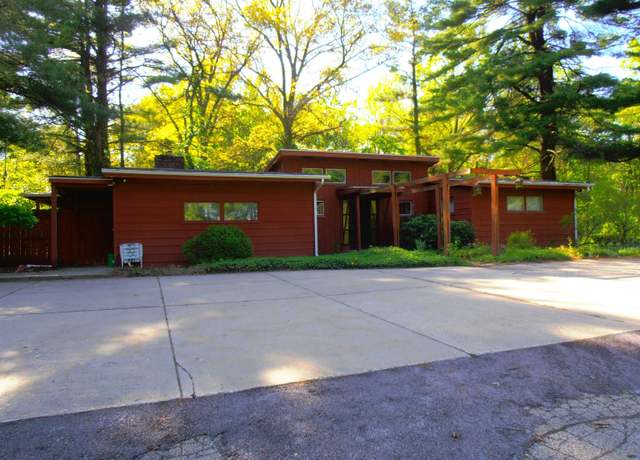 Property at 21360 Ireland Rd, South Bend, IN 46614, 2 beds, 1 bath