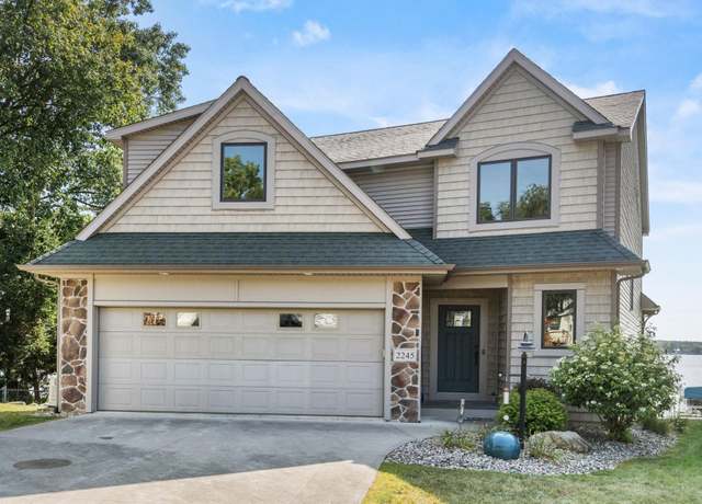 Property at 2245 W Orland Rd, Angola, IN 46703, 4 beds, 3 baths