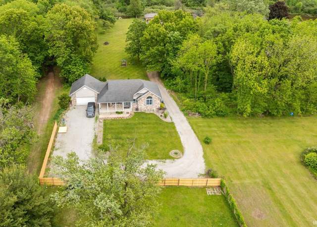 Property at 26973 Water Edge Drive Dr, Elkhart, IN 46514, 4 beds, 2.5 baths
