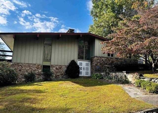 Property at 829 W 10th St, Jasper, IN 47546, 4 beds, 3 baths