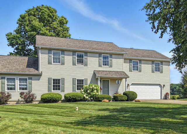 Property at 6972 E Divot Ln, Syracuse, IN 46567, 4 beds, 3.5 baths