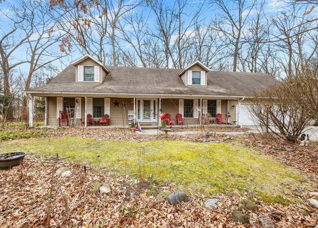 Property at 51105 Woodhaven Dr, Elkhart, IN 46514, 4 beds, 2.5 baths