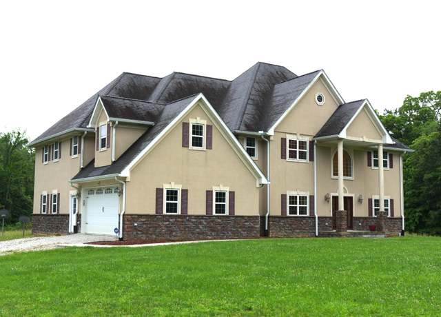 Property at 1881 W Wildwood Dr, Linton, IN 47441, 4 beds, 3.5 baths