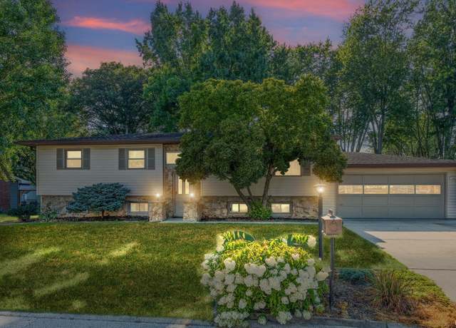 Property at 305 S Howard St, Greentown, IN 46936, 5 beds, 2 baths