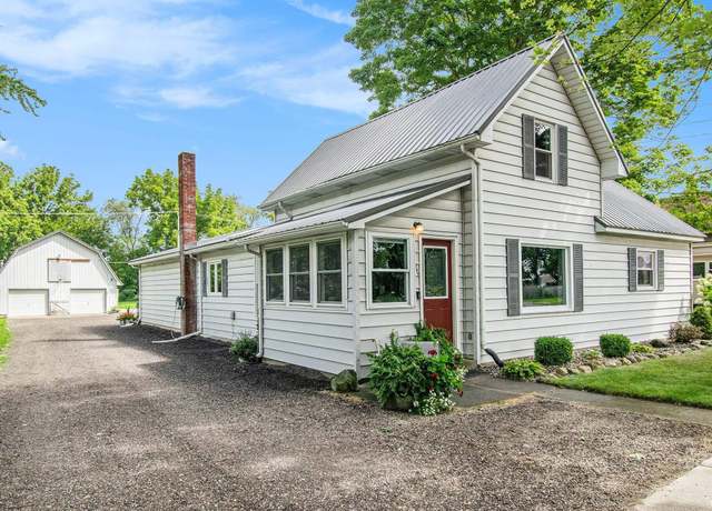 Property at 506 E Waterford St, Wakarusa, IN 46573, 3 beds, 2.5 baths