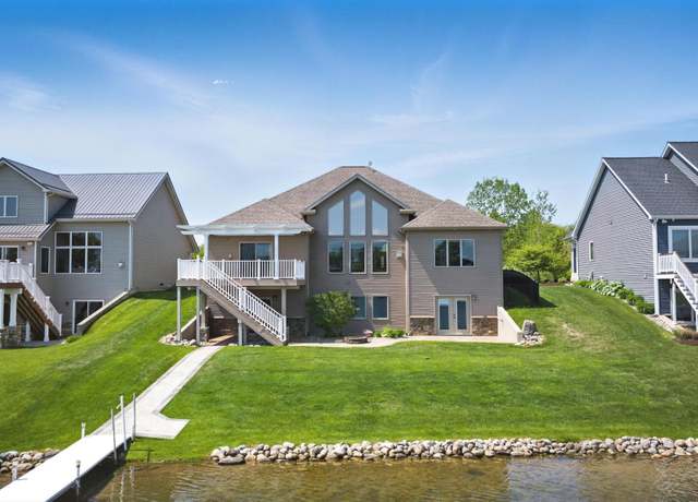 Property at 315 Lane 270 Hamilton Lk Lk, Hamilton, IN 46742, 4 beds, 3.5 baths