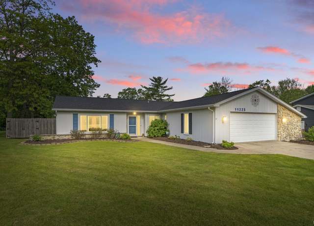 Property at 11223 Robinair Dr, Fort Wayne, IN 46818, 3 beds, 2 baths