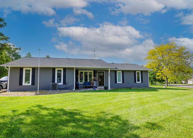 Property at 707 Bluffview Dr, Angola, IN 46703, 3 beds, 2 baths
