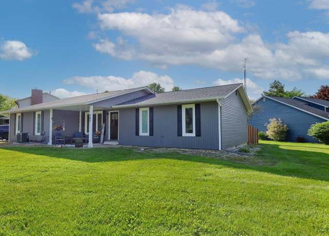Property at 707 Bluffview Dr, Angola, IN 46703, 3 beds, 2 baths
