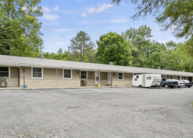 Property at 7606 N Roanoke Rd, Huntington, IN 46750, 11 beds, 10 baths