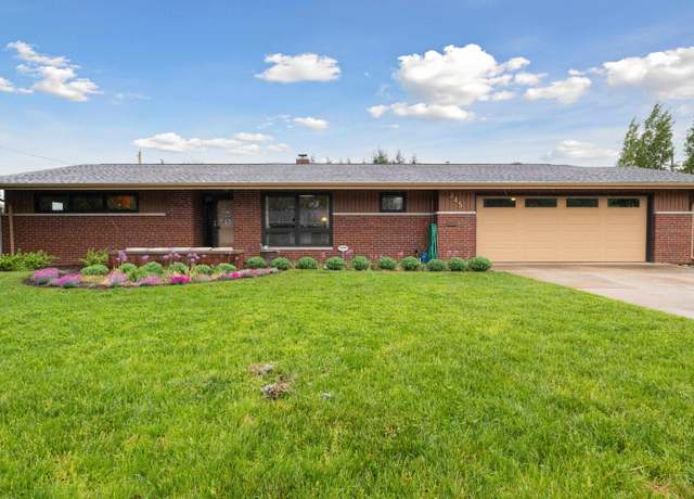 Property at 245 Thorndale Dr, Elkhart, IN 46517, 3 beds, 2 baths