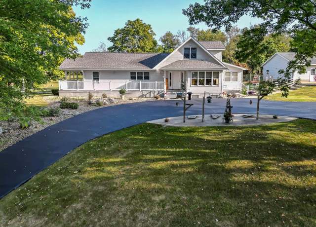 Property at 8115 S Strain Ridge Rd, Bloomington, IN 47401, 3 beds, 4 baths