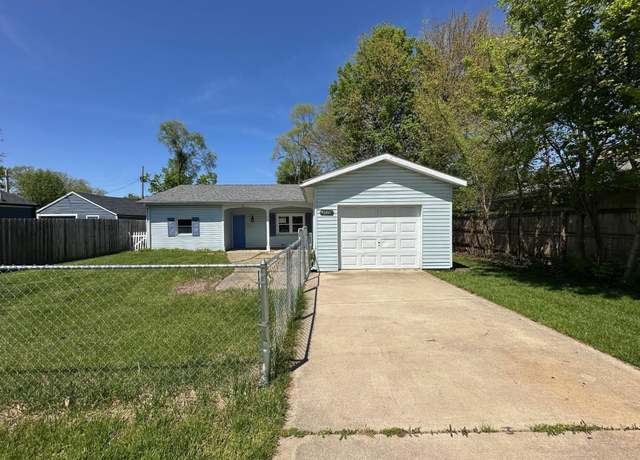 Property at 2118 Homewood Ave, Mishawaka, IN 46544, 3 beds, 1 bath
