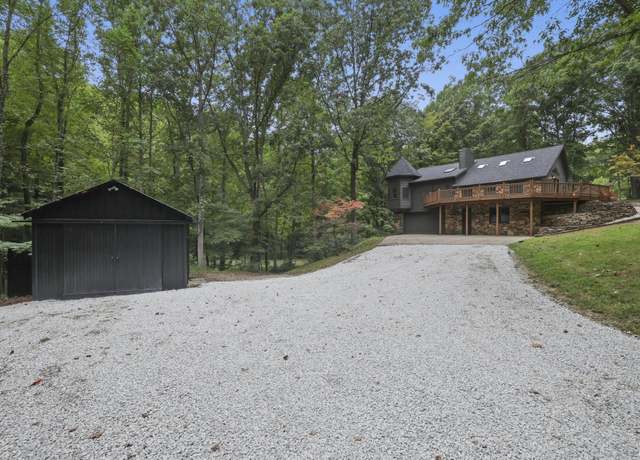 Property at 7204 E Pine Grove Rd, Bloomington, IN 47401, 4 beds, 3 baths