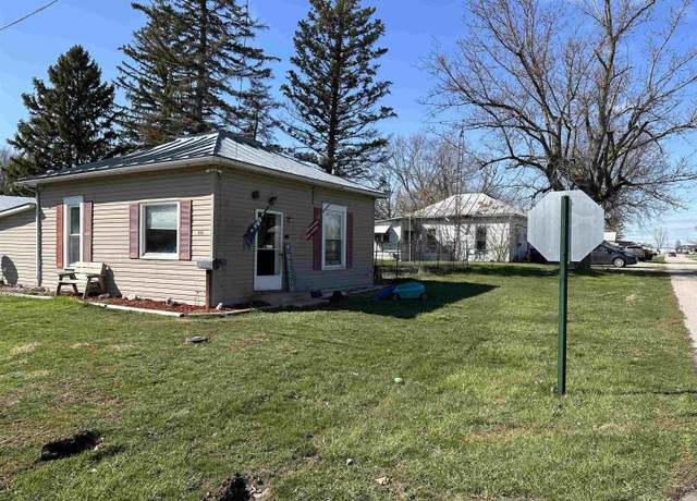 Property at 417 N Pierce St, Ridgeville, IN 47380, 2 beds, 1 bath