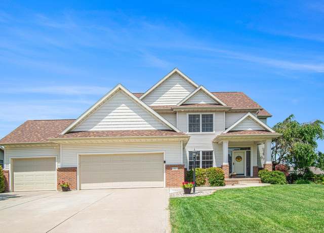 Property at 222 Salman Dr, Warsaw, IN 46580, 4 beds, 3.5 baths