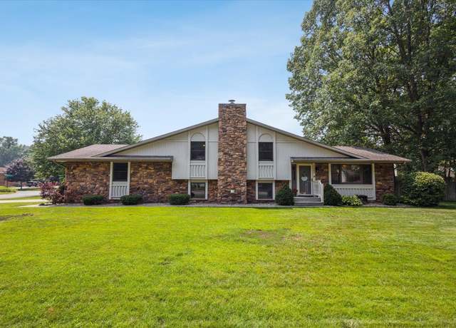 Property at 55961 Jefferson Knolls Dr, Osceola, IN 46561, 4 beds, 2.5 baths